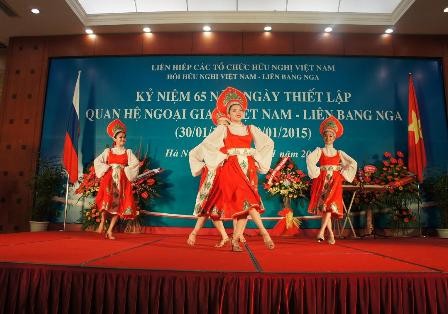 Kỷ niệm 65 năm thiết lập quan hệ ngoại giao Việt Nam-Liên bang Nga - ảnh 8